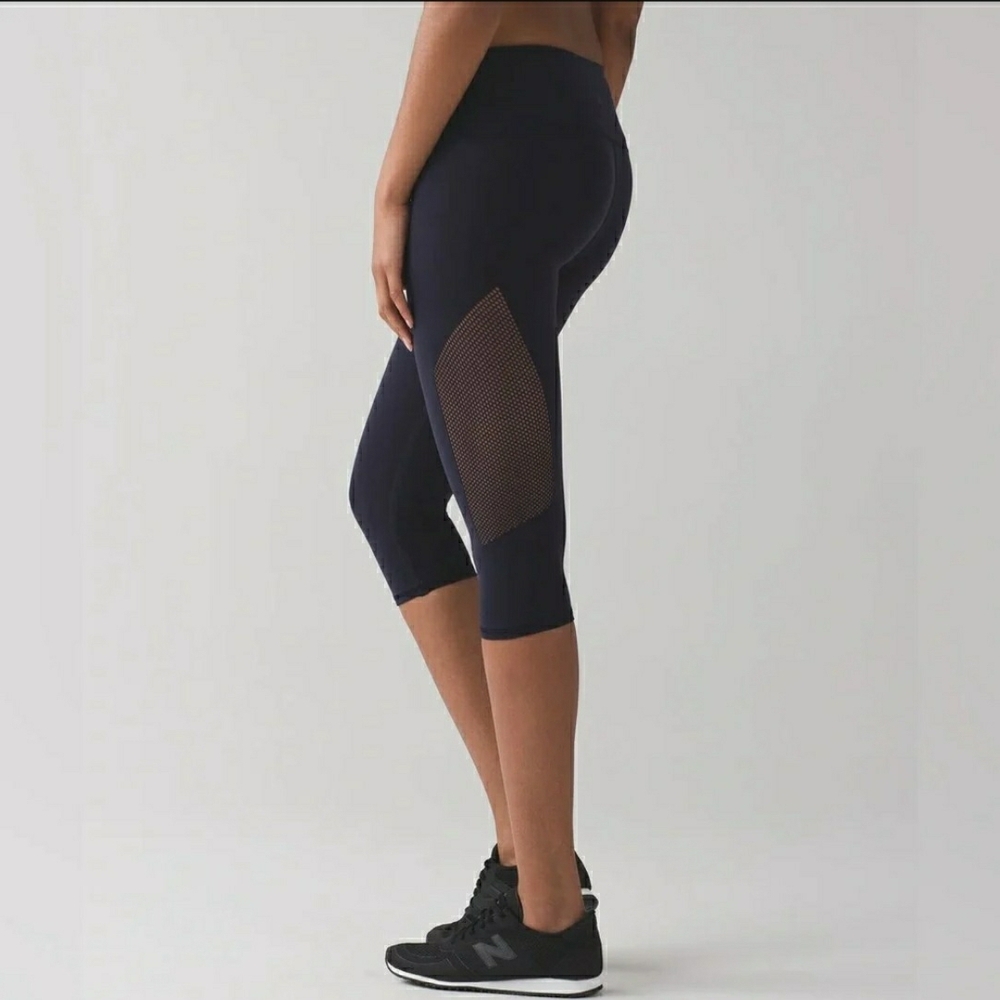 Lululemon Reveal Crop Leggings 15" Midnight Navy Blue Mesh Capri XS